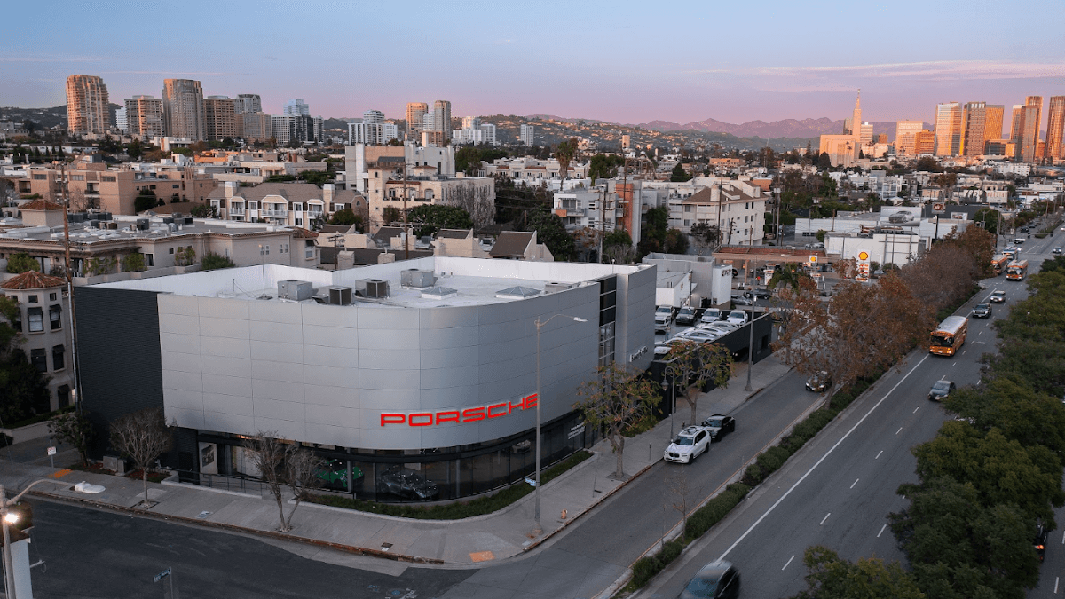 Porsche Beverly Hills thumbnail 2