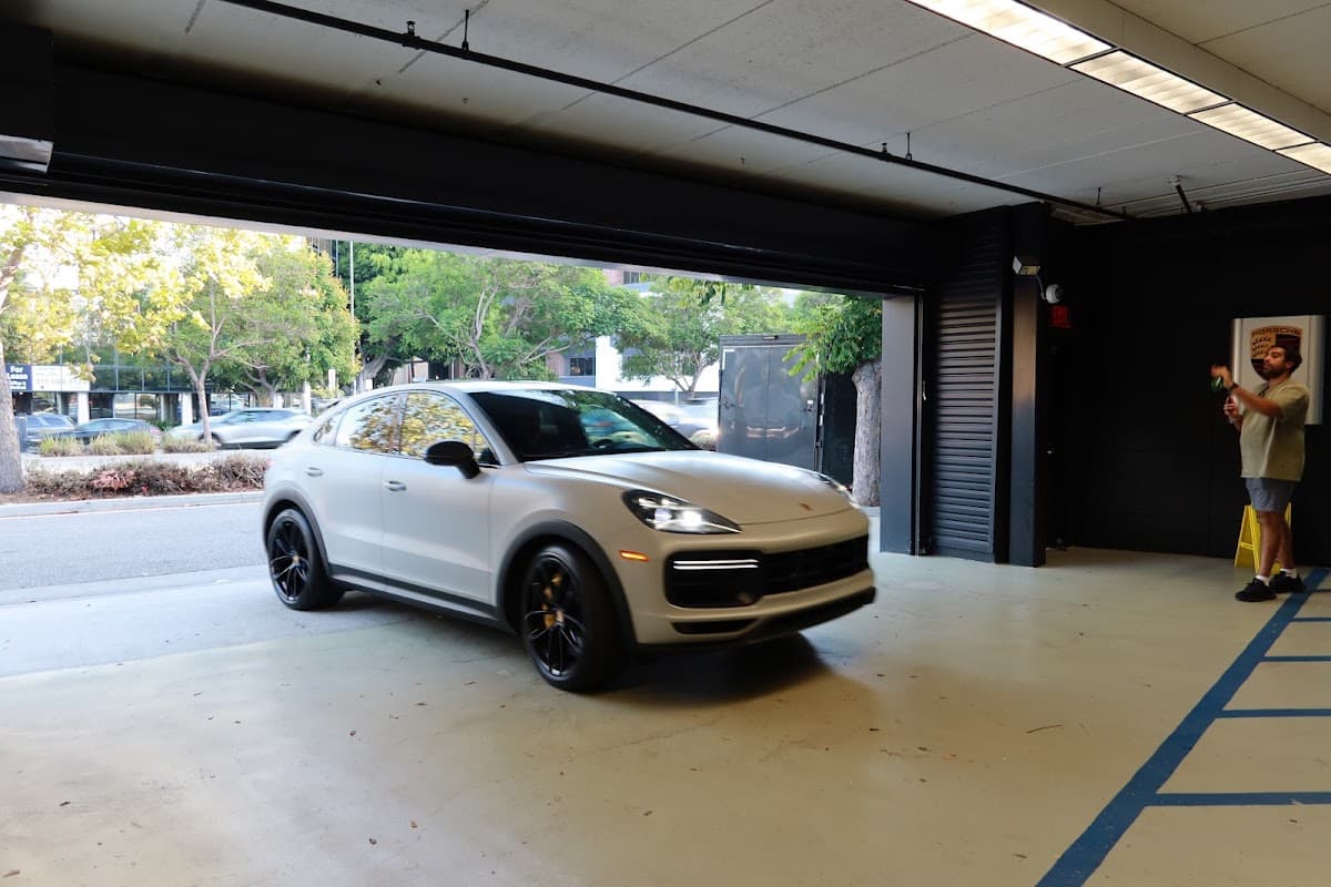 Porsche Beverly Hills thumbnail 3