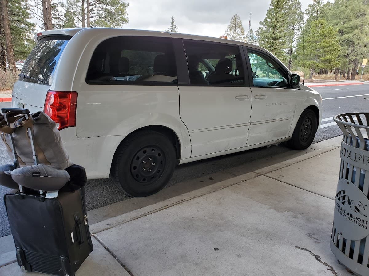 Carmel Car and Limo Service thumbnail 2
