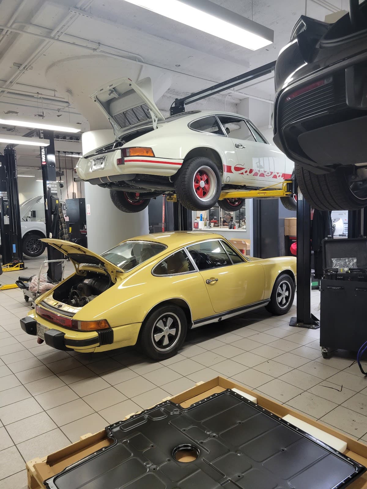 Manhattan Motorcars Porsche - Service Department thumbnail 2