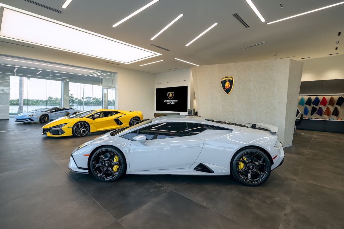 Lamborghini Naples thumbnail 2