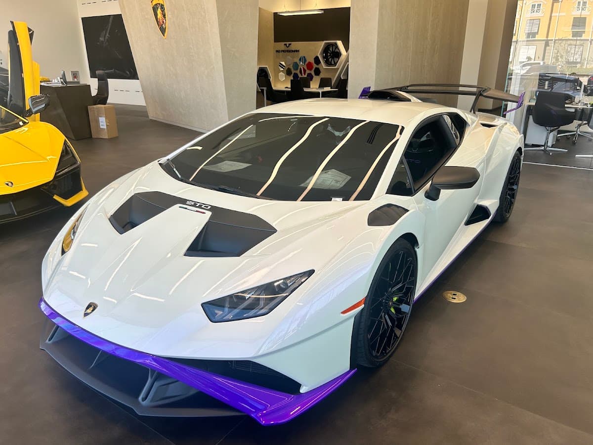 Lamborghini Naples thumbnail 4