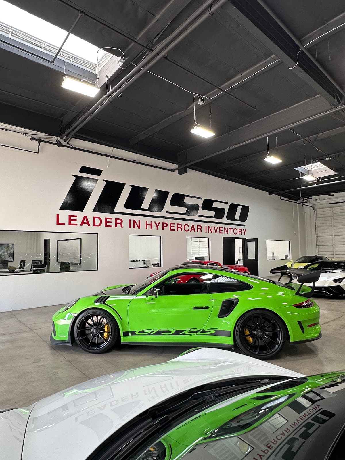 iLusso Exotic Car Dealership thumbnail 3
