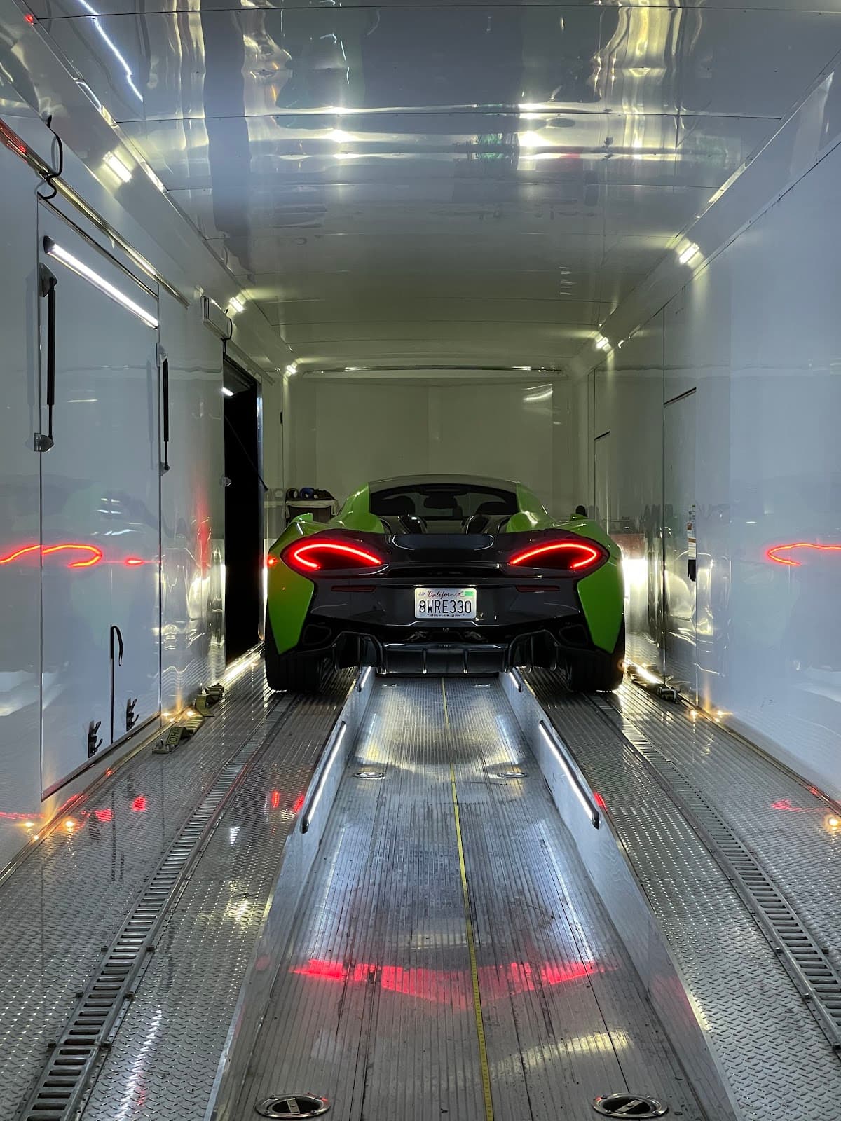 iLusso Exotic Car Dealership thumbnail 4