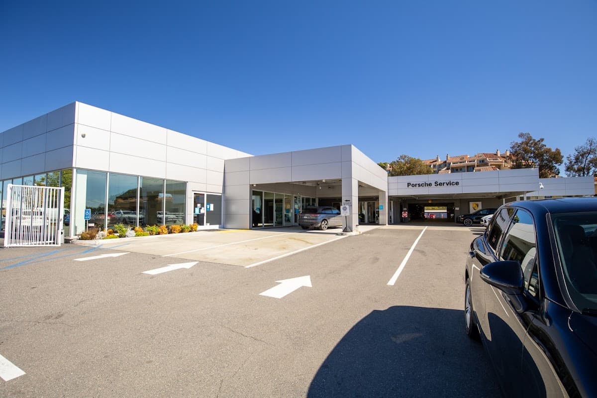 Porsche Newport Beach Service Center thumbnail 2