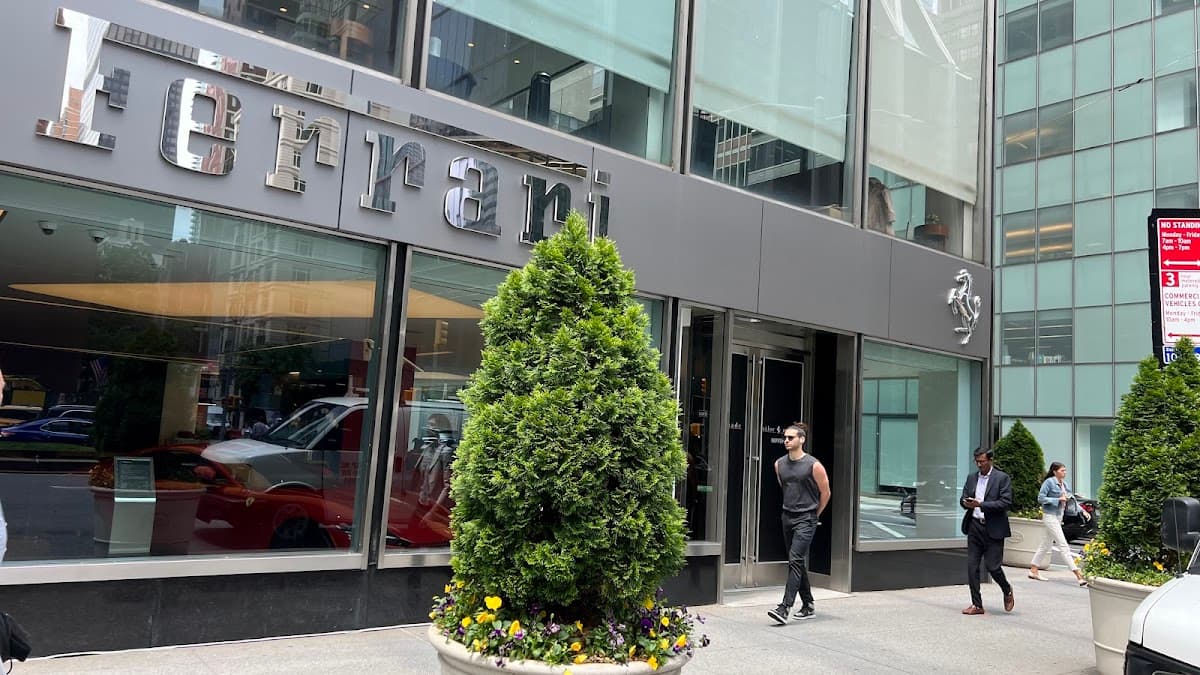 Ferrari New York, Ferrari specialist in Manhattan